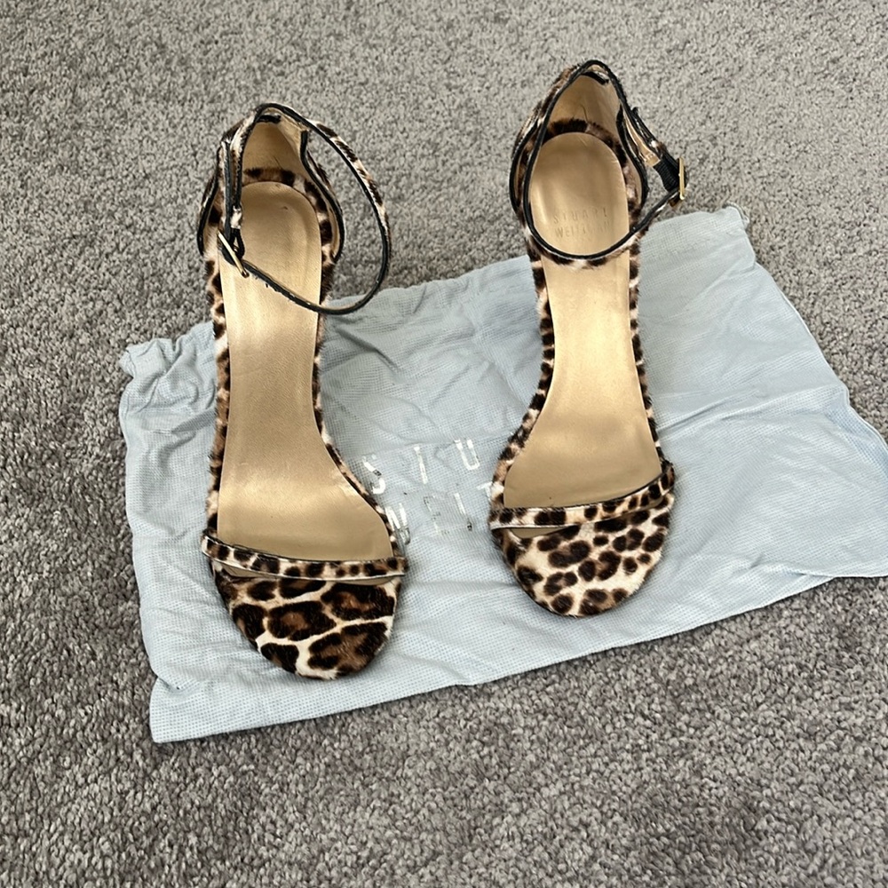 Stuart Weitzman nudistsong